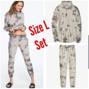 VS Pink Tie Dye Skinny Jogger Varsity Half Zip Top